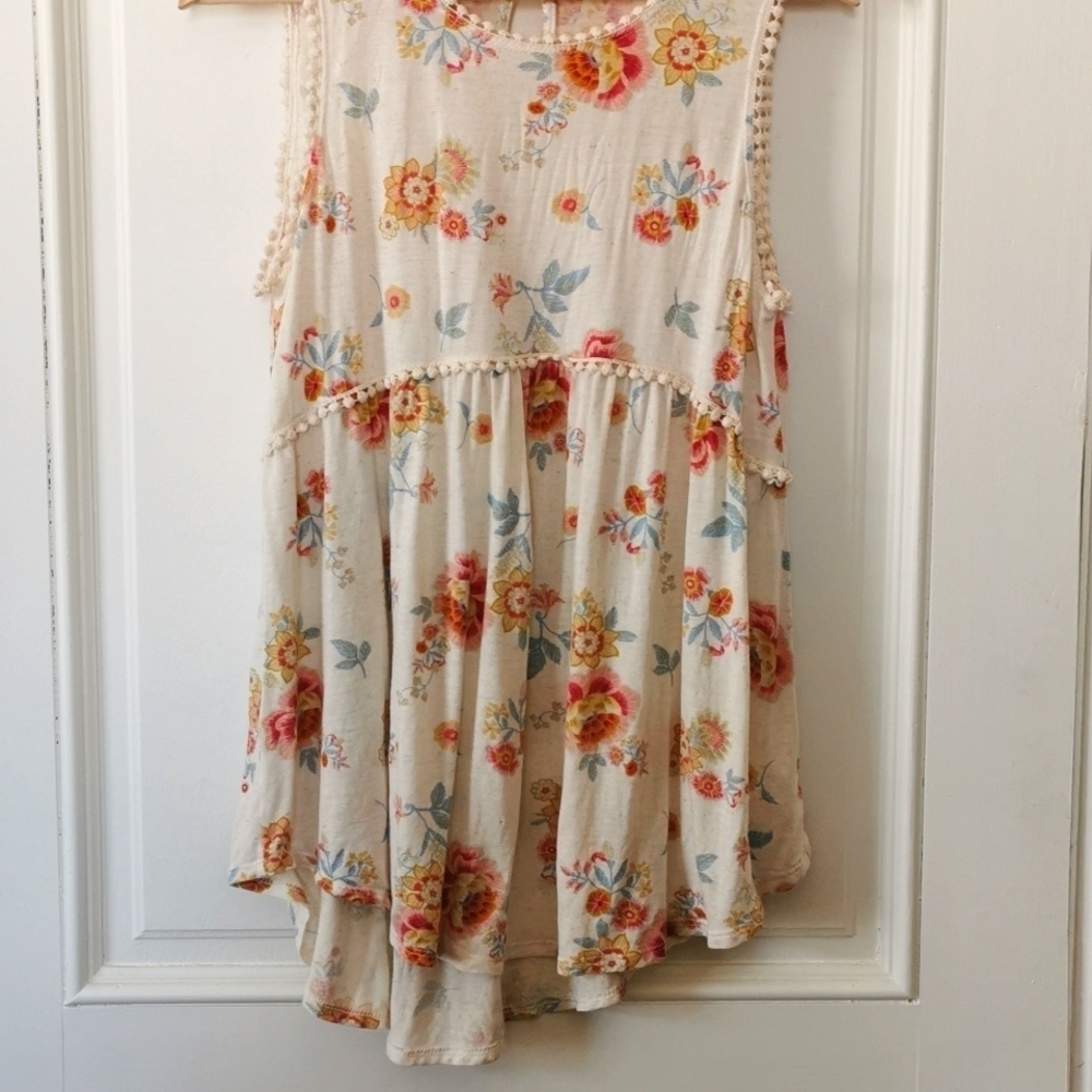 White Birch Womens floral cottagecore spring top. Boho style. Size Medium